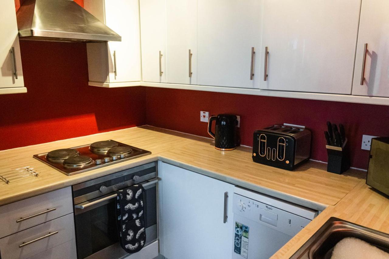 Cozy And Modern 2-Bed Apartment スウォンジー エクステリア 写真